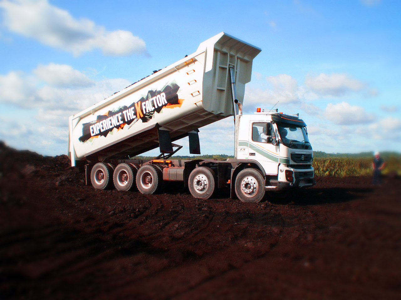 FMX480 10X4 DT 45CuM2.jpg
